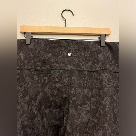 Lululemon Wunder Train High-Rise Tight 25" - Size 18 - Picture 8 of 14